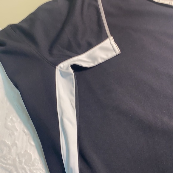 ADIDAS top brand new - Picture 4 of 7